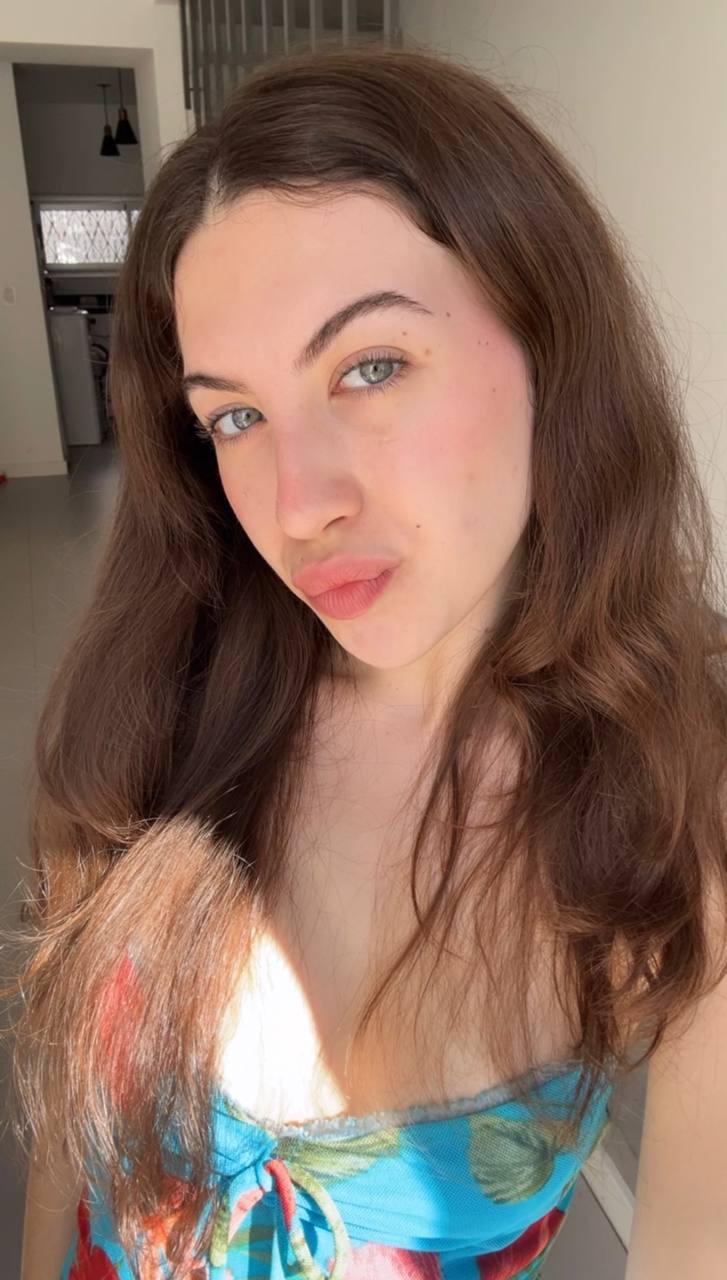 Nude girl Amber in Terezin