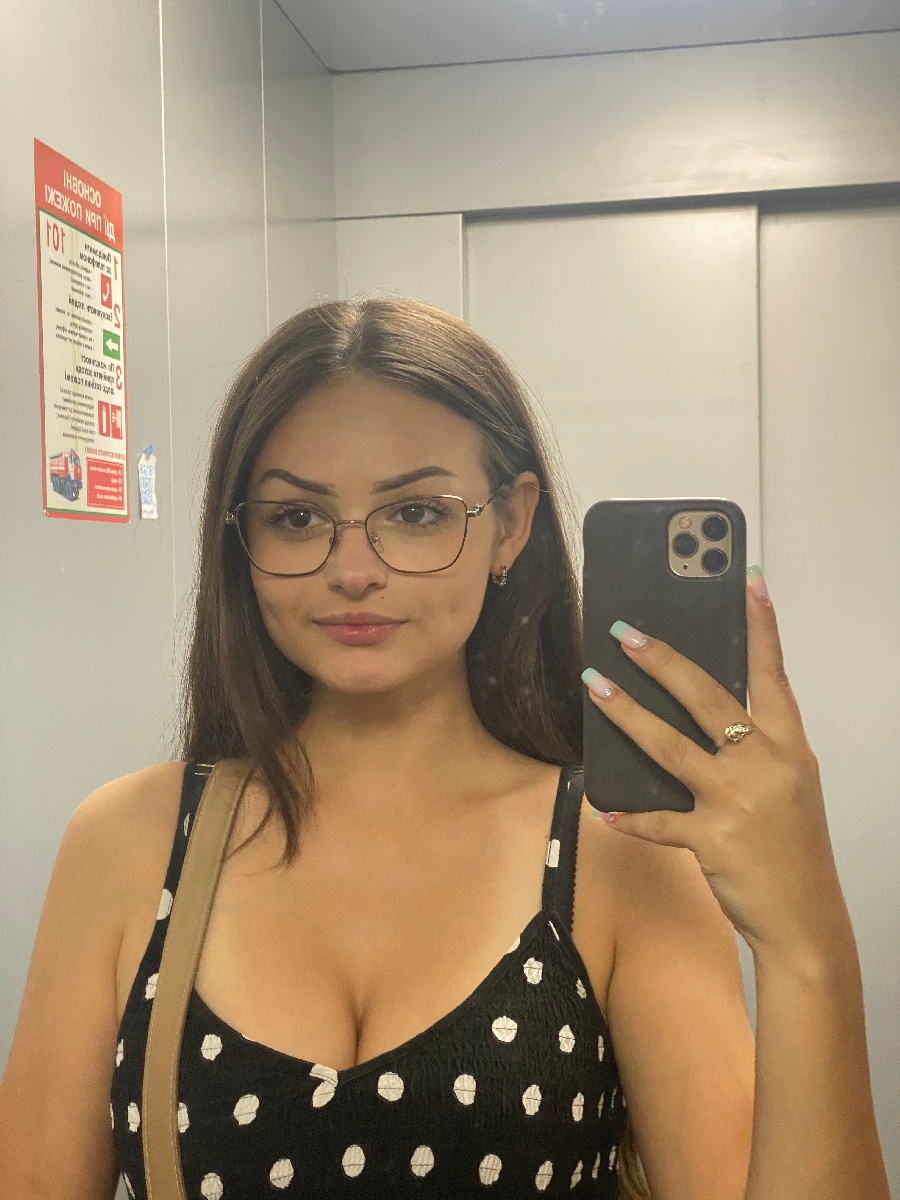 Sexy model Stacy in Terezin